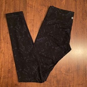 Lululemon blue/black leggings size 6